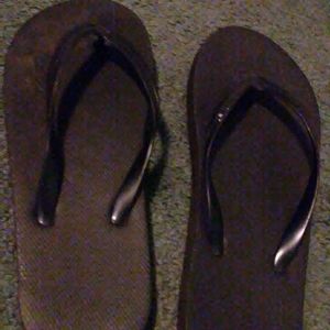 Boys flip flops